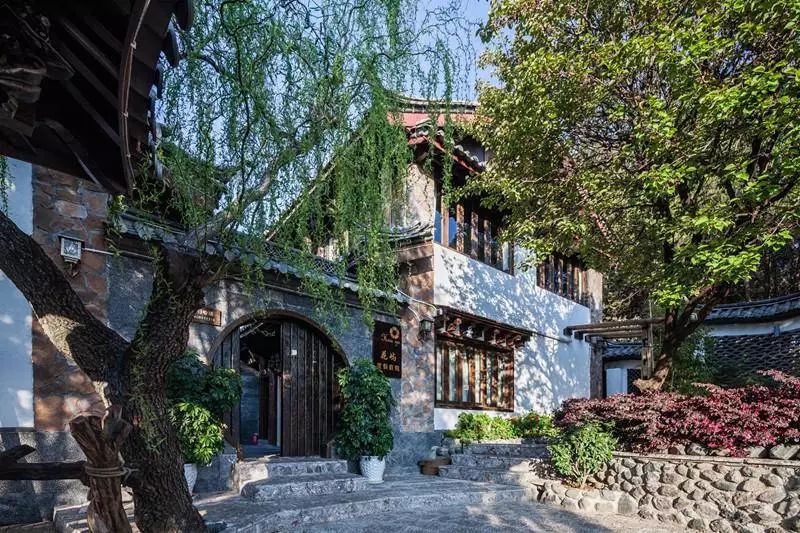 丽江·白马里,千年古城化作最美背景